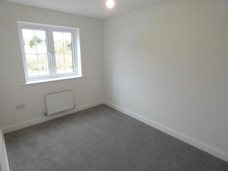 4 bedroom House To Let - Photo 4