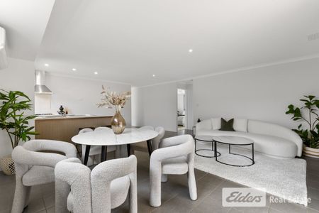 Bright and Spacious Family Living - Photo 2