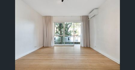 Large Apartment in Prime South Yarra Location - Photo 4