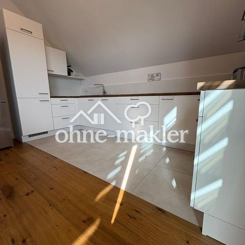 2,5-Zimmer-Dachgeschosswohnung mit Teilmöblierung - Photo 1
