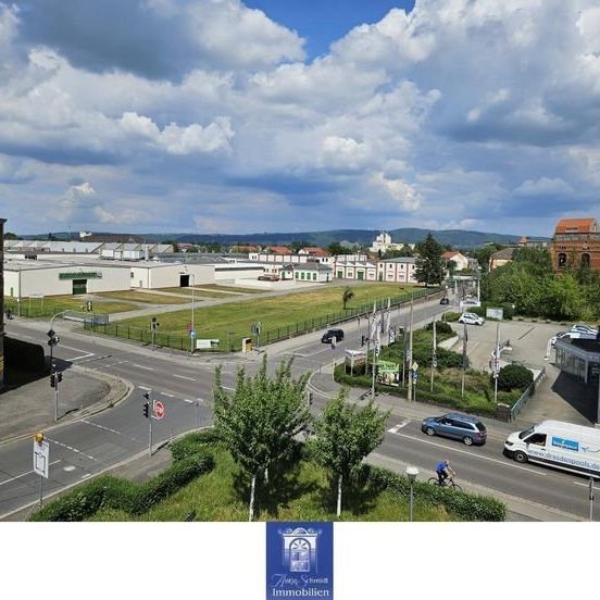 Individuelle und moderne Familienwohnung mit groÃem Balkon unterm Dach! - Photo 1