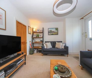 2 bedroom semi-detached house to rent - Photo 5