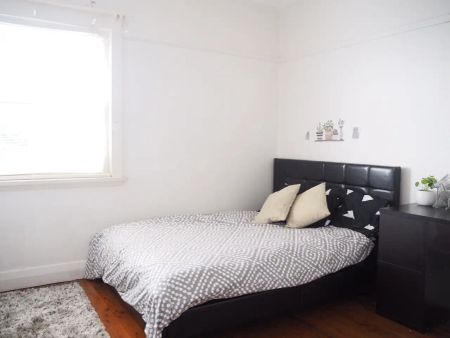 “One Bedroom Apartment with Water Views” - Photo 4