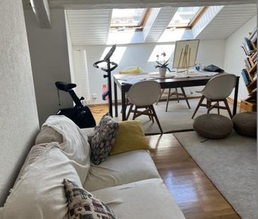 Charmant appartement de 4 pièces sous combles - Photo 2