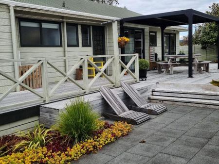 FAMILY FRIENDLY - Photo 4