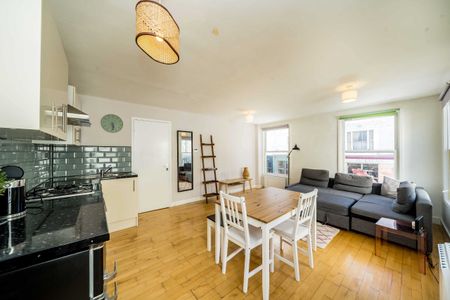 St Lukes Mews, North Kensington, W11, London - Photo 2