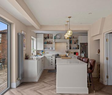 4 bedroom semi-detached house to rent - Photo 4