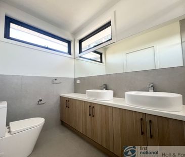 2 / 15 Channelle Close, Hampton Park - Photo 1