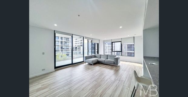 UNRIVALED & CONVENIENT MODERN LIVING - Photo 1