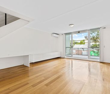 Split-level apartment with expansive terrace - Photo 1