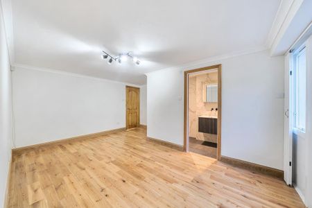 3 bedroom flat to rent - Photo 2
