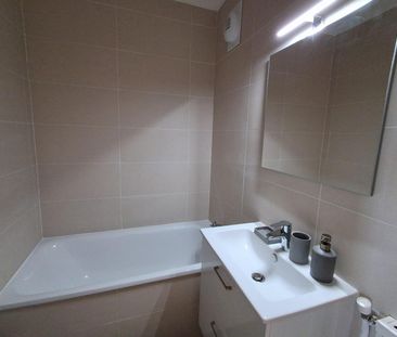 Location Appartement 2 pièces 54m² ST ETIENNE 42100 - Photo 6