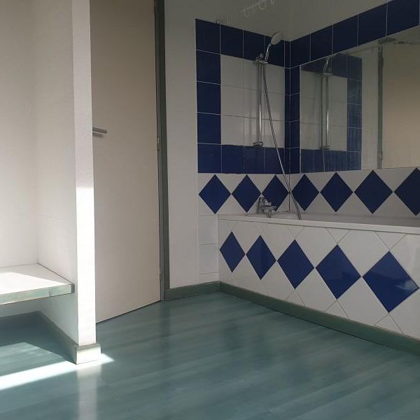 Appartement à Louer à LILLE 590 € - Photo 1