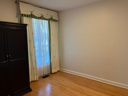 For Lease - 19 Budea. Upper Unit Crescent, Toronto, Ontario - Photo 2
