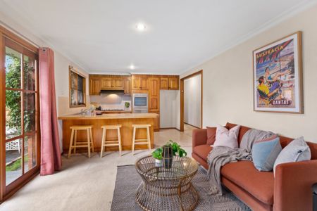 Single Level Dual Courtyard Unit - Walking Distance to Mount Pleasant Primary & Nunawading Station - Photo 4