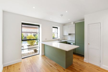 26 The Droveway - Photo 4