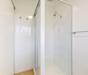 SPACIOUS ONE BEDROOM VILLA - Photo 3