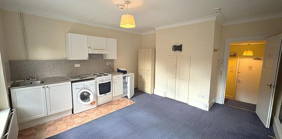 Studio to rent - Photo 2