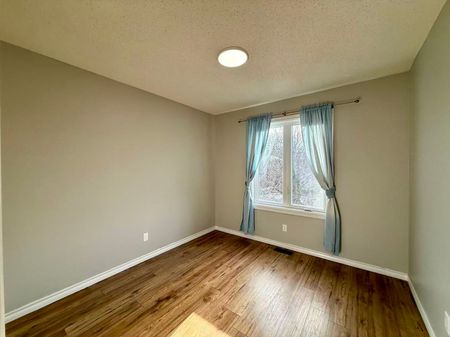 For Lease - 3 Baton Court, Kanata, Ontario - Photo 3