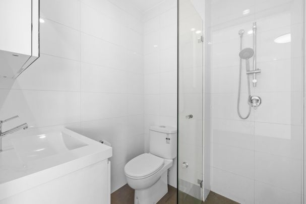 STUDIO APARTMENT WITH PARKING & BALCONY - Photo 1