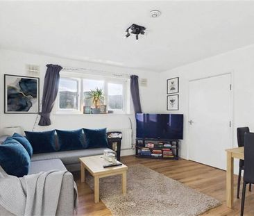 Flat to Rent: Royal Connaught Apartments, E16 - Photo 4
