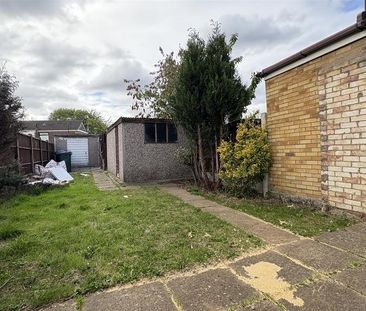 3 bedroom end of terrace house to rent - Photo 3