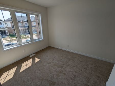 For Lease - 203 BROADACRE Drive, Kitchener, Ontario - Photo 3