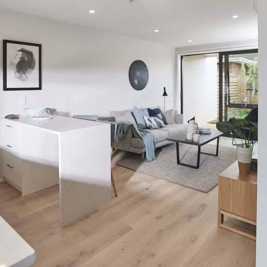 Discover Your Perfect Home in the Heart of Papatoetoe, Auckland! - Photo 1