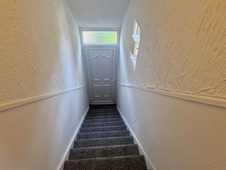 3 bed flat to rent in Danby Gardens, Heaton, NE6 - Photo 2