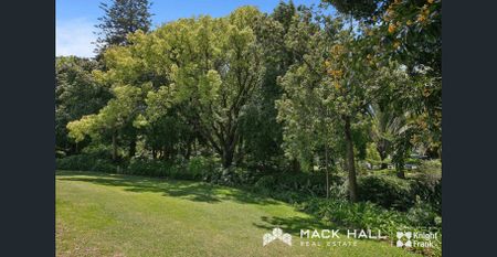 Modern Apartment with Park Views - Photo 3