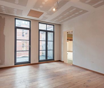 Uitzonderlijk en volledig vernieuwd duplex-appartement gelegen op d... - Photo 2