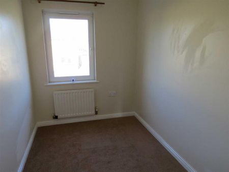 3 bedroom terraced house to rent - Photo 3