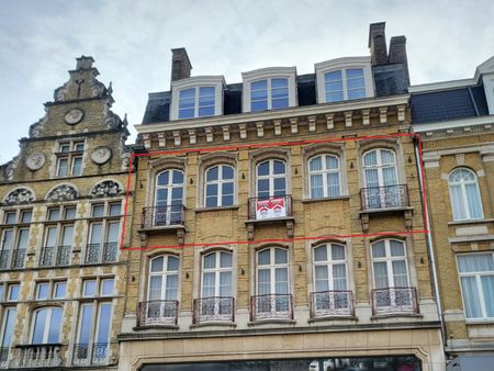 Charmant appartement met zicht op de Grote Markt van Ieper. - Photo 3