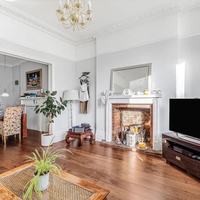 3 bedroom flat to rent - Photo 1