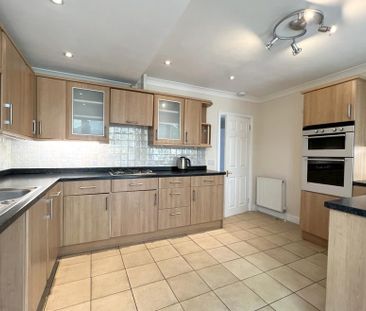 3 bedroom detached bungalow to rent - Photo 5