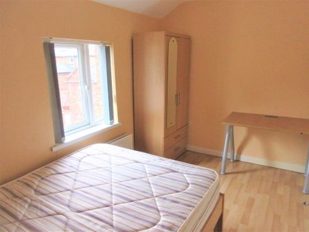 Great 4 Bedroom Apartment, 66c Rugby Avenue, Queens University Quarter, Belfast, BT7 1GZ - Photo 4