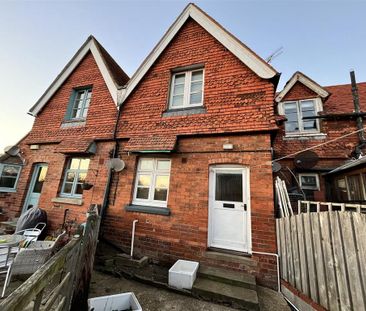 2 bedroom cottage to rent - Photo 1