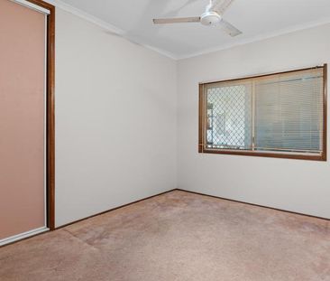 LARGE UNFURNISHED FAMILY HOME ONLY 1KM FROM THE BEACH! - Photo 5