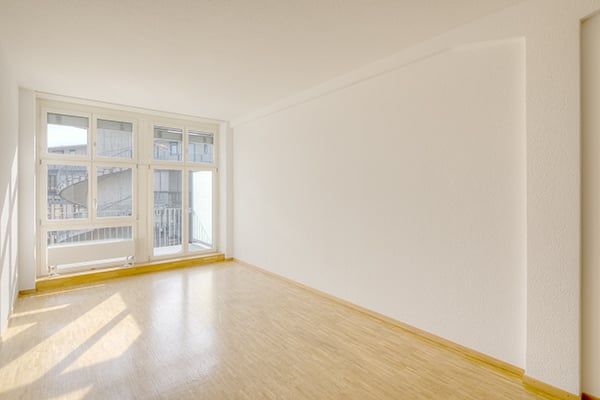 "Live for a month for free!" - Photo 1