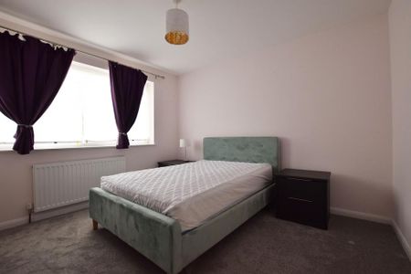 3 bedroom detached house to rent - Photo 4