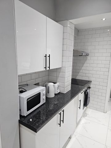 2 Bed Terraced House, Hanwell Street, L6 - Photo 5