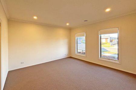 Beautiful Family Home in Desirable Location - Photo 4