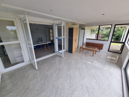 Large family home with plenty of space for the kids - Photo 2