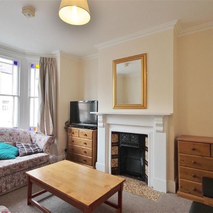 4 bedroom semi-detached house to rent - Photo 1