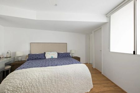 New York–Style Loft Apartment - Photo 2