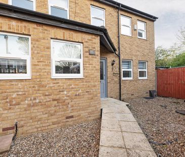 4 bedroom detached house to rent - Photo 2