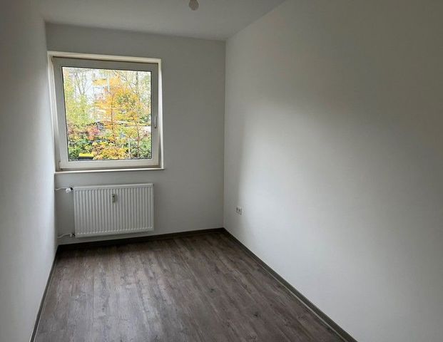 Neue Wohnung, neues Glück! Günstige 3-Zimmer-Wohnung - Photo 1