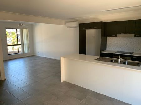 MODERN COMFORTABLE TOWN HOUSES AVAILABLE 14/03/2026 - Photo 3