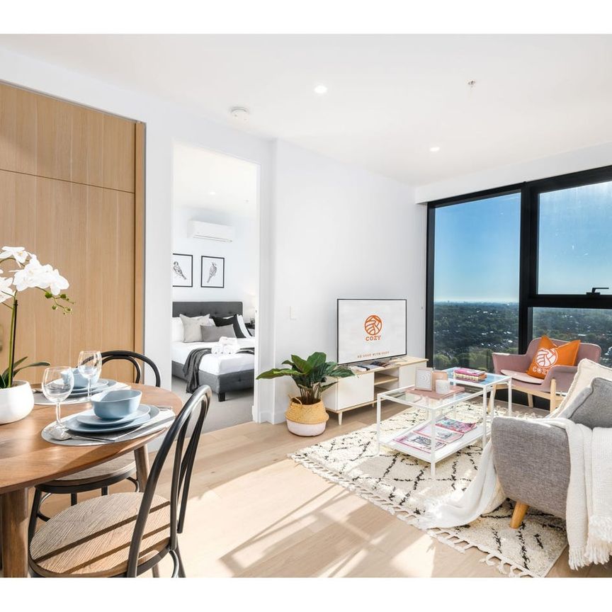 Skyone Fully Furnished 2 bedroom 2bathroom 1 car spot for rent - Photo 1