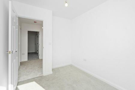 3 bedroom end of terrace house to rent - Photo 2